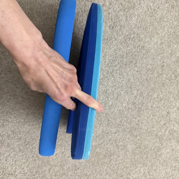 Speedo Junior Flat Kickboard and Speedo Junior Ray-board - Picture 4 of 6